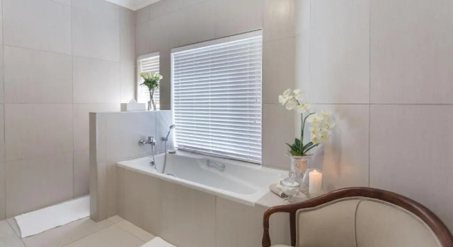 Люкс с балконом и с видом на море Ocean Watch Guest House