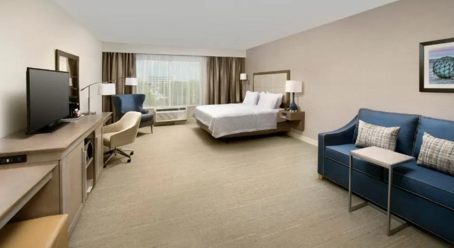 Люкс Hampton Inn Wilmington Downtown