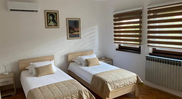 Apartment Ajna, Забронировать Апартаменты/квартира Отели Сараево с парковкой, рядом с Улица Башчаршия, Парковка