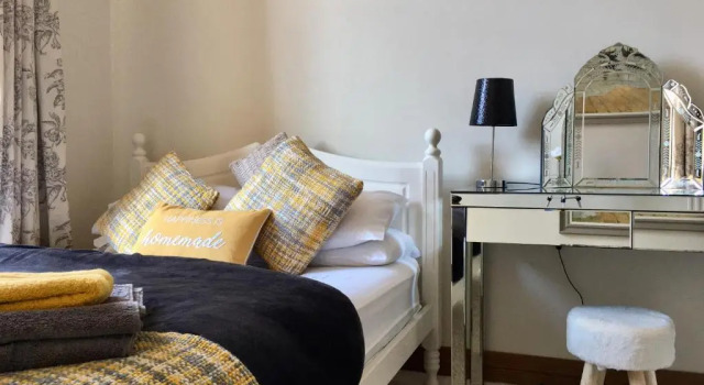 Апартаменты Cosy 2 Bedroom Central Apartment - Free Parking, Free WiFi
