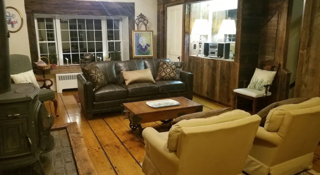 Коттедж 1860 House Inn and Vacation Rental Home