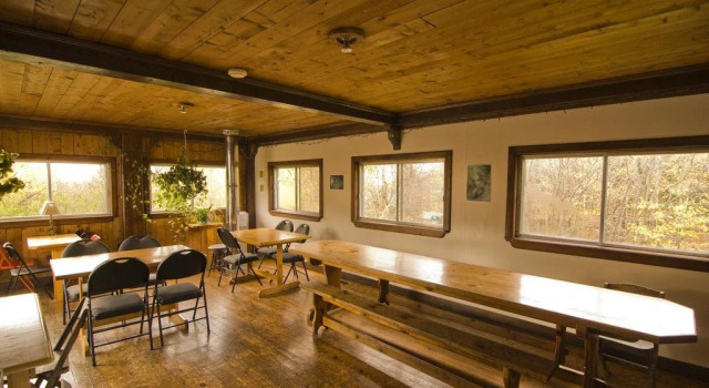 Auberge De La Grande Ligne, Book Hostel Mont Orford Quebec
