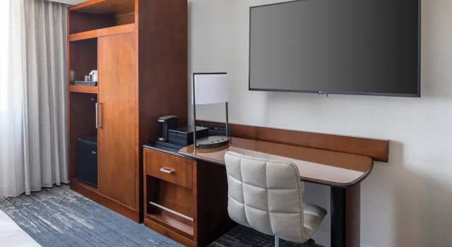 Номер Deluxe Richmond Marriott