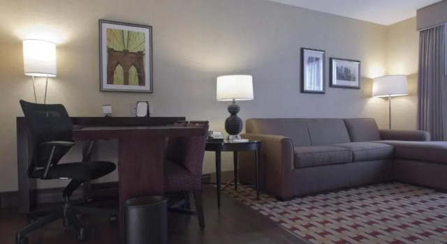Люкс Embassy Suites Columbus - Airport