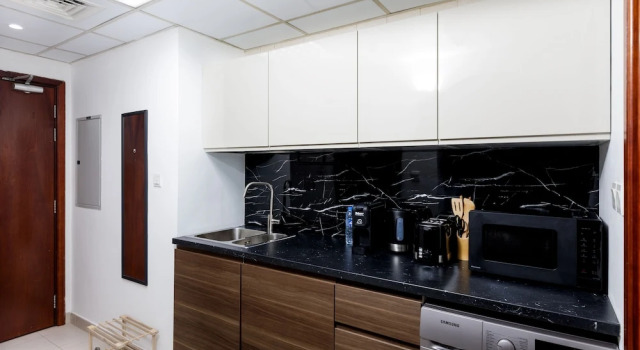 Студия Deluxe Waves - Cozy, Fully Furnished Studio in Dubai Sports City