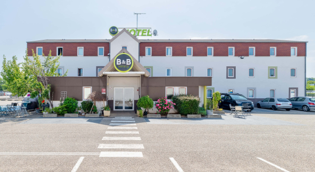 B&B HOTEL LYON St Bonnet Mi-Plaine, Rezerwuj Bed and Breakfast Hotele w Rhône z parkingiem, Parking