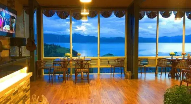 Yuejingwan Holiday Hotel, Rezerwuj Hotel Hotele w Yuxi z basenem, Basen