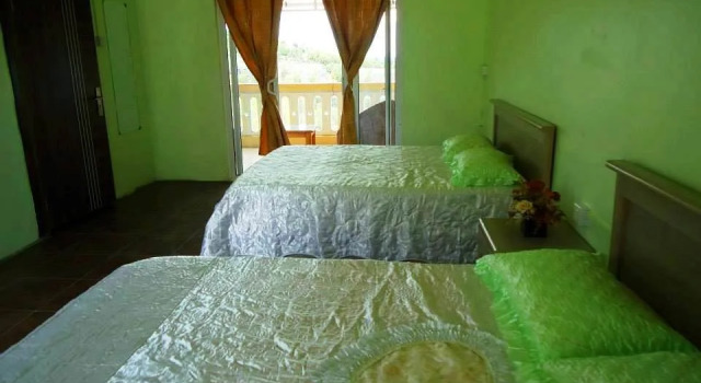 Coralie La Diffe'rence Guest House