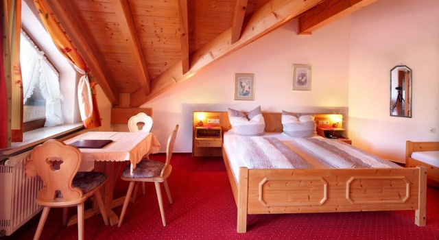 Трёхместный номер Standard с балконом House of Happiness by apartmentglück