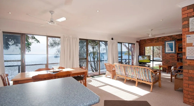 Crystal Waters, 2/79 Foreshore Drive