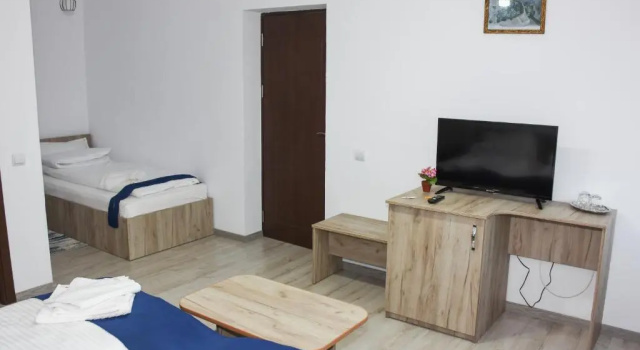 Tomis House, Забронировать Гостевой дом Отели Арджеш с парковкой, Парковка