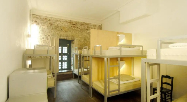 Кровать в общем номере Hostel Uppelink