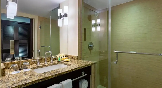 Двухместный номер Standard с частичным видом на океан Wyndham Deerfield Beach Resort