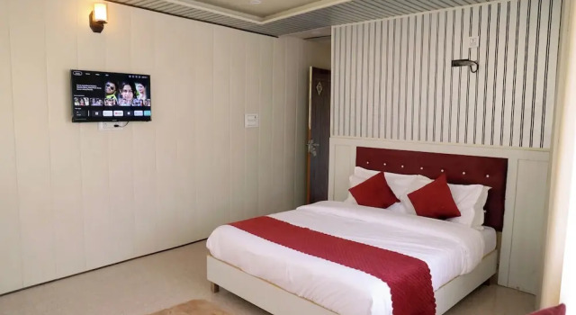 Номер Executive Ditya Destiny's JK River View Resort