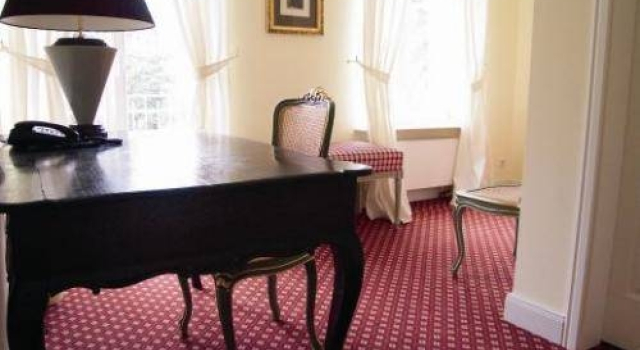 Guesthouse Dirazi, Забронировать Отель Вестенд 