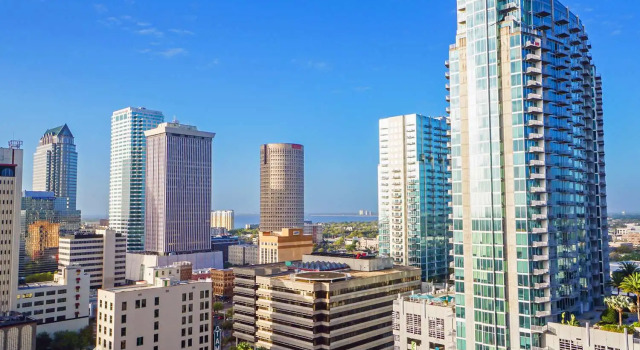 Четырёхместный номер Standard Hotel Flor Tampa Downtown, Tapestry Collection By Hilton
