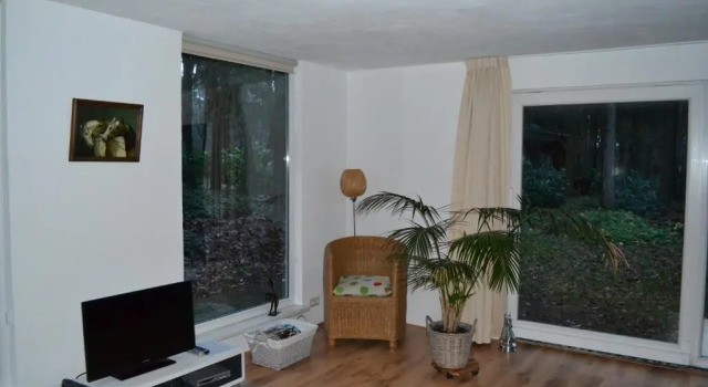 De Hooge Woeste, Rezervasyon Otel Emst Veluwe