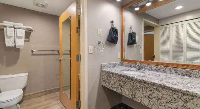 Двухместный полулюкс Best Western PLUS Executive Court Inn & Conference Center
