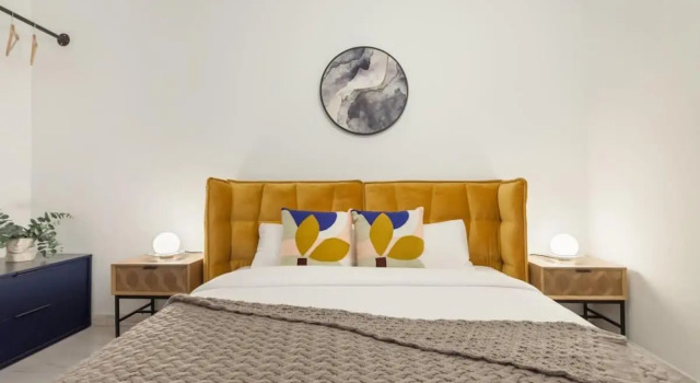 Sagrada Familia- Fantastic Bold Catalan 3 Bedroom Balcony, Забронировать Отель Барселона провинция Барселона, рядом с Дворец Макая