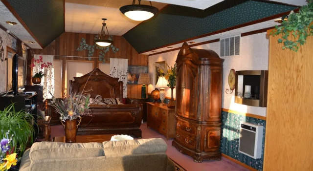 Апартаменты Where Eagles Fly Bed & Breakfast