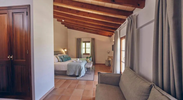 Полулюкс Hotel Rural Es Riquers