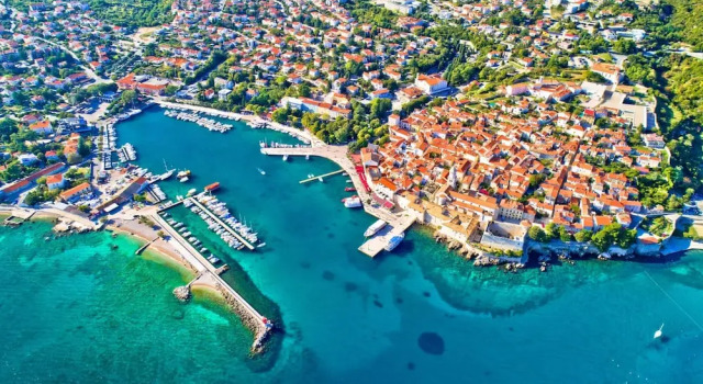 Pool Villa Greta Krk, Varaa Villa Hotellit Kvarner Islands uima-altaalla, Uima-allas