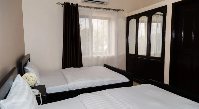 Brubru Lodge, Book Guesthouse Hotels in Moshi with Parking, Parking
