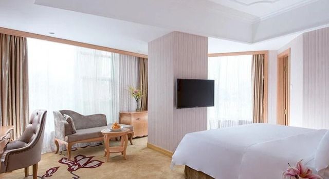 Vienna Hotel, Rezerwuj Hotel Hotele w Shenzhen z parkingiem, Parking