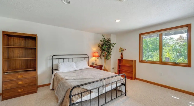 Mtn Views, On-site Trails! Spacious Bartlett Home
