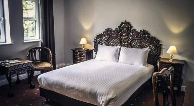 Двухместный номер Classic Brook Hall Hotel