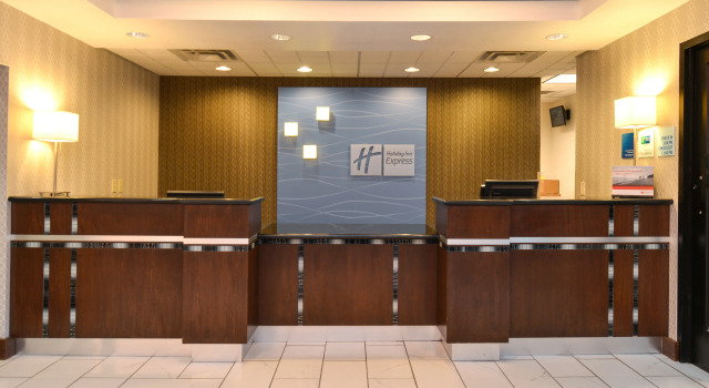 Holiday Inn Express & Suites Greenfield by IHG