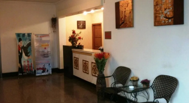Quanzong Business Building - Tsingtao, Rezerwuj Hotel Hotele w Qingdao z parkingiem, w pobliżu Huashi Building, Parking