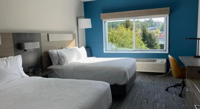 Четырёхместный номер Standard Holiday Inn Express & Suites Courtenay - Comox by IHG