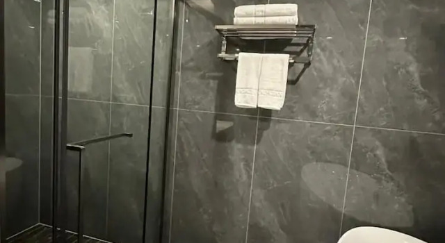 Шестиместный номер Premier The MAJULAN Hotel