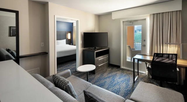 Люкс c 1 комнатой с балконом Residence Inn by Marriott Scottsdale Salt River