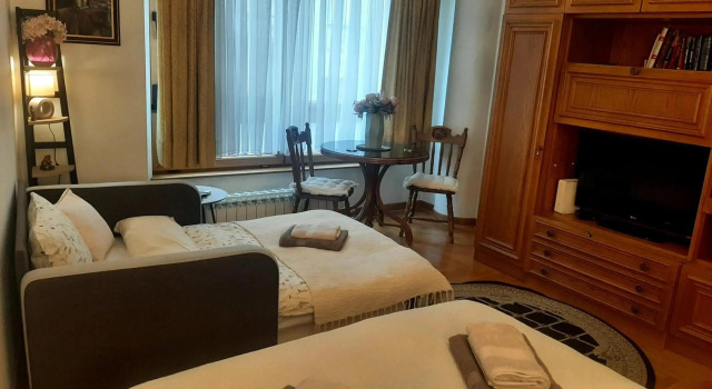 Modern Lux Studio w Inside parking 5 min from Skadarlija, Republic Sqre