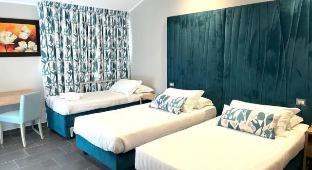 Трёхместный номер Standard Hotel SantElia