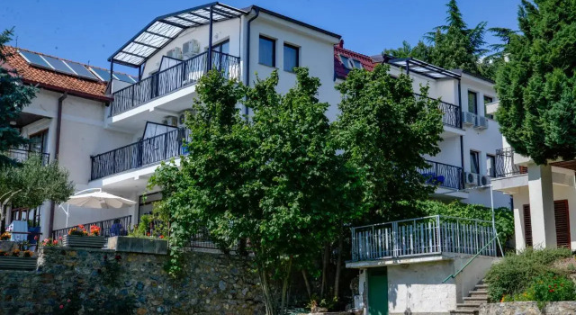 Guest House Sandra Lagadin, Prenota Affittacamere Lagadin Lago di Ohrid