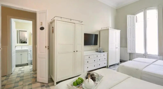 Семейный номер Standard с балконом Hostal Poblenou