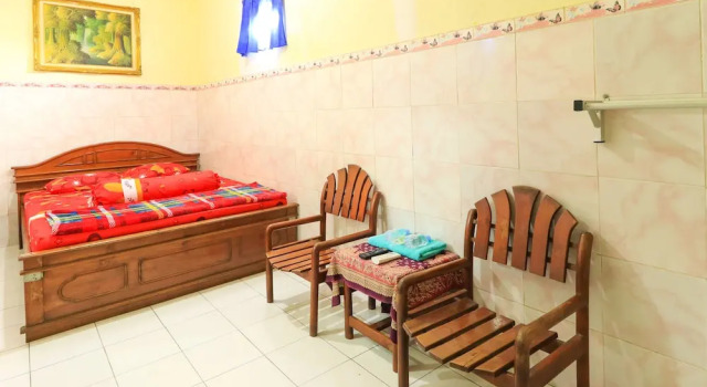 Номер Superior Dharmawati Homestay Syariah at Terminal Purabaya