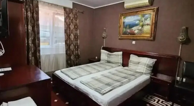 Номер Economy Crown Royal Pensiune