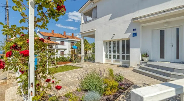 Апартаменты Apartments Hrestak
