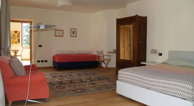 Casa Botta - Luino Lago Maggiore, Забронировать Отель Отели Луино с парковкой, Парковка