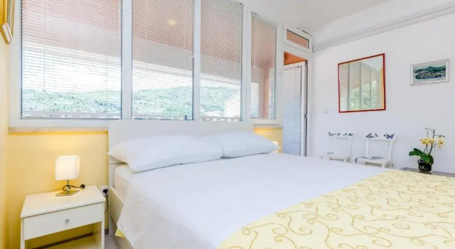 Студия с балконом и с видом на море Guest House Avdic