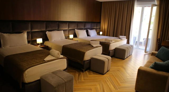 Twin Towers Hotel