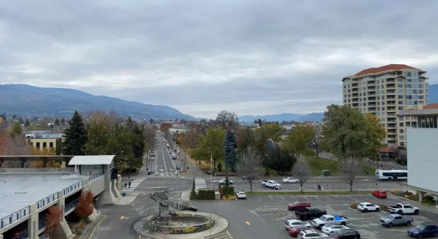 Четырёхместный номер Standard с видом на город Penticton Lakeside Resort