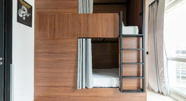 Кровать в общем номере JOST Hôtel Bordeaux Centre Gare Saint Jean