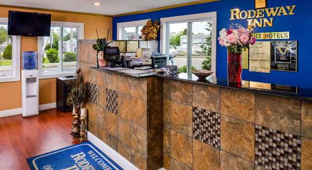 Rodeway Inn Orleans - Cape Cod, Забронировать Мини-отель Отели Полуострова Кейп-Код с завтраком, Завтраки