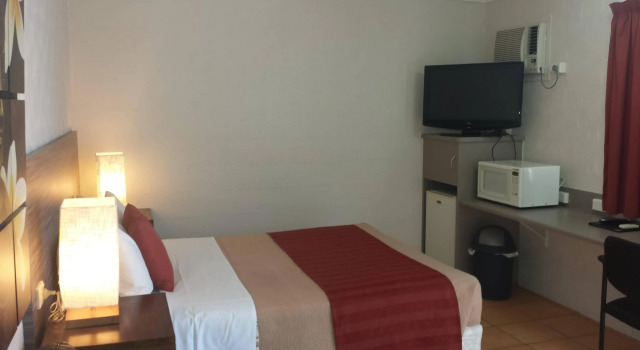 Mid City Motor Inn, Prenota Locanda Hotel a Queensland con piscina, Piscina