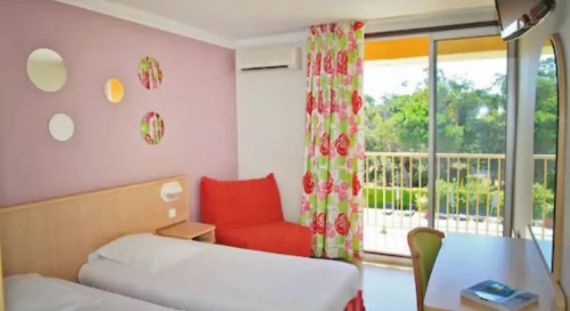 Одноместный номер Standard с балконом Isola Hôtel